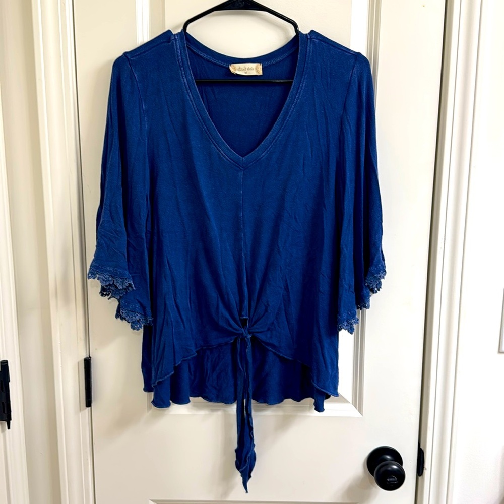 Women’s Altar’d State boho front tie blue top